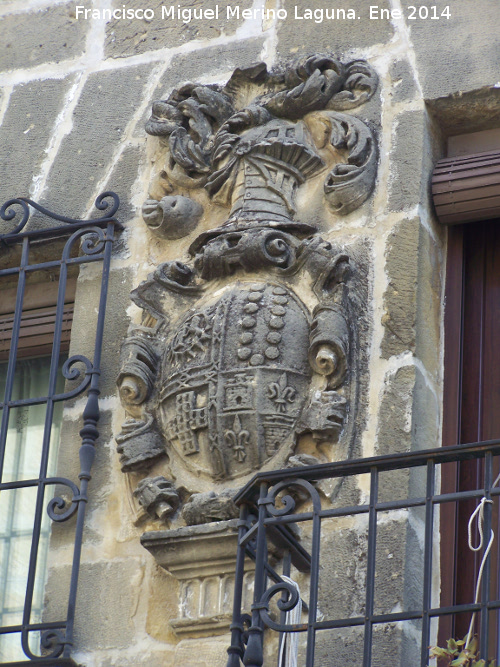 Casa de la Calle Sacramento nº 51 - Casa de la Calle Sacramento nº 51. Escudo izquierdo