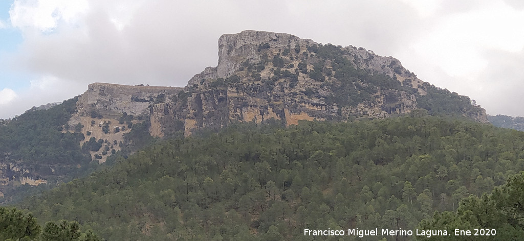 Poyos de la Mesa - Poyos de la Mesa. Desde el Sendero Fuente del Oso - Puente de las Herrer�as