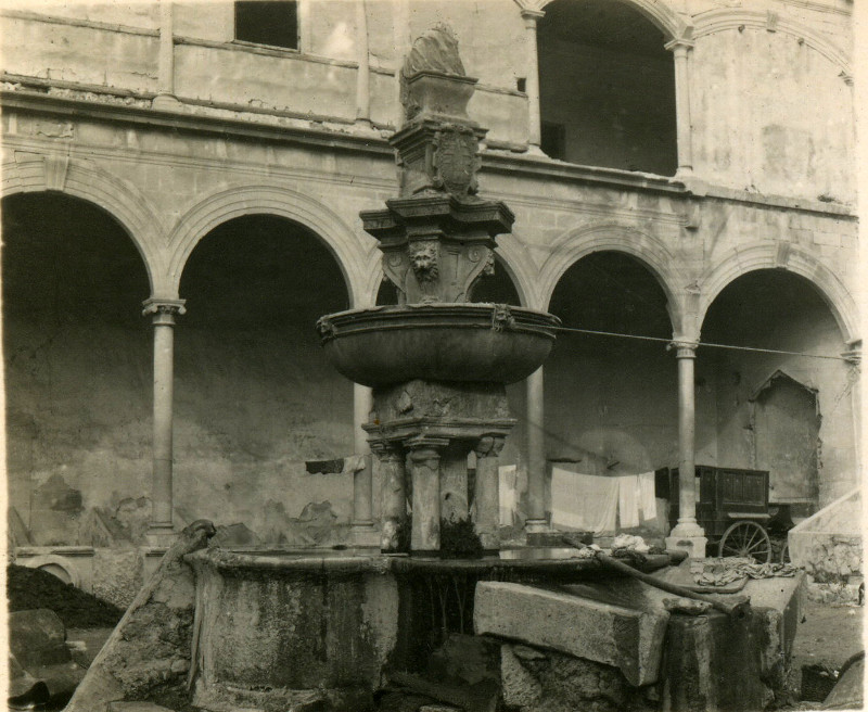 Fuente de Diputación - Fuente de Diputación. Foto antigua. En el Convento de la Guardia