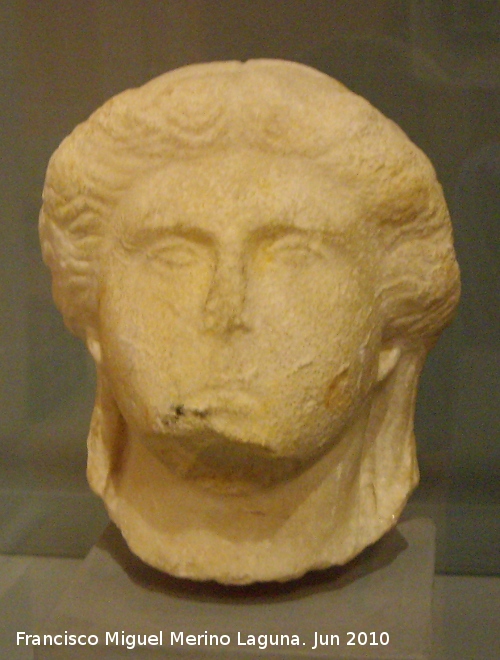Historia de Jaén. Jaén Romano - Historia de Jaén. Jaén Romano. Cabeza femenina de caliza encontrada en La Magdalena. Museo Arqueológico Provincial de Jaén