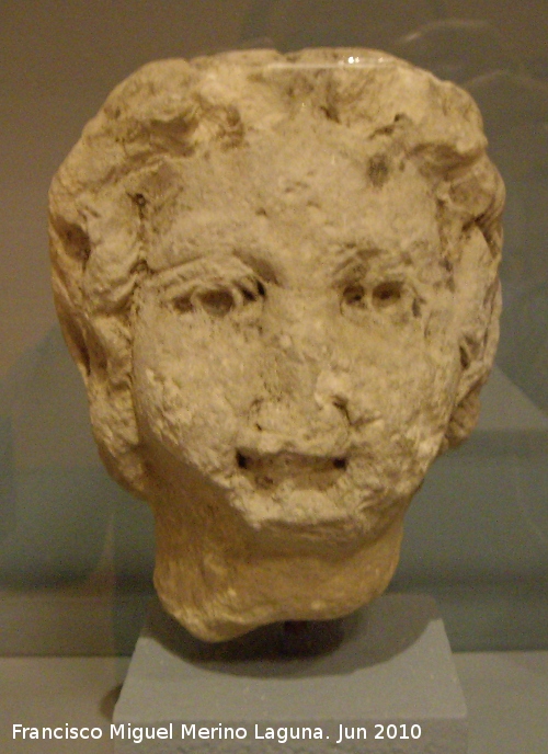 Historia de Jaén. Jaén Romano - Historia de Jaén. Jaén Romano. Cabeza de Sátiro de caliza encontrada en La Magdalena. Museo Arqueológico Provincial de Jaén