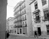 Palacio de los Condes de Corbull. Foto antigua en que se ve el balcón cerrado