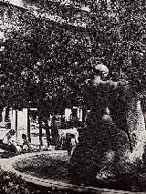 Monumento a Justino Flores. Foto antigua