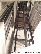 Antiguo Instituto Nacional de Previsión. Antiguo ascensor