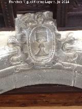 Real Monasterio de Santa Clara. Escudo del Copón en el claustro