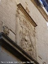 Iglesia Conventual de la Encarnacin. Escudo y relieve