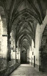 Colegiata de Santa Mar�a de los Reales Alc�zares. Claustro. Foto antigua