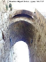 Castillo Nuevo de Santa Catalina. Torre de la Capilla. Puente con matacán