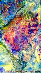 Pinturas rupestres de la Cueva de Río Frío. Tratada con Dstretch