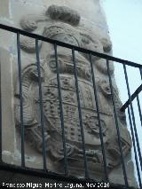 Casa de la Calle Doctor Ojeda n° 38. Escudo derecho