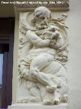Edificio de la Calle Bernabé Soriano nº 18. Enmarque derecho de ventana.