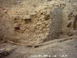 Muralla de Jaén. Torreones y lienzos de la Calle Millán de Priego nº 71. Torreón macizo que forma una esquina de la muralla