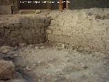 Muralla de Jaén. Torreones y lienzos de la Calle Millán de Priego nº 71. Muros de intramuros y el relleno de la muralla
