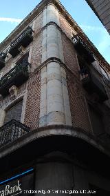 Edificio de la Calle Bernabé Soriano nº 20. Esquina