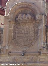 Casa de la Munición. Escudo de Carlos III