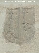 Casa de la Calle Pi�drola n� 11. Escudo derecho