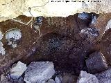 Cuevas Piquita. Cueva X. Hornacinas de la habitación derrumbada