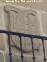 Casa de la Plaza General Samaniego n� 5. Escudo derecho