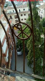 Iglesia de San Juan Bautista. Crismón del campanario