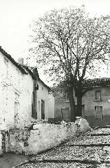Castillo de Navas de San Juan. Foto antigua de Pedro Merino Megías. Plaza de armas
