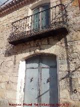 Cortijo Benzalá. Balcón y portada
