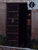 Casa de la Calle Fugitivos nº 2. Puerta de clavazón