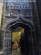 Catedral de vila. Capilla de San Juan Bautista. Entrada a la Sacrista Romnica