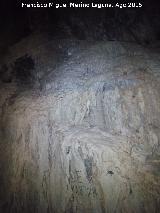 Cueva del Cañón del Quiebrajano. Formaciones calcáreas