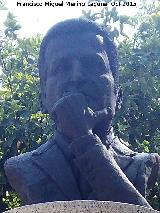 Monumento a Adolfo Suárez. Busto