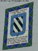 Fuente de la Iglesia. Escudo y año