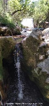 R�o Aguasmulas. Con la pantaneta al fondo