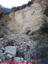 Cañón del Quiebrajano. Derrumbe de la pared rocosa por las lluvias
