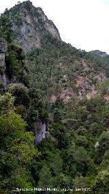 Morrón del Poyo de los Robles. Desde la cuenca alta del Aguascebas Grande
