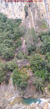 Cascada de Linarejos. Sucesi�n de cascadas hasta el r�o
