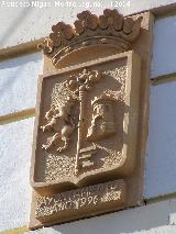 Ayuntamiento de Larva. Escudo y año