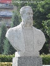 Monumento a los Marqueses de Linares. Marqués