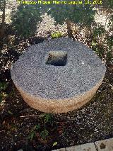 Casa de la Vaquería. Piedra de molino