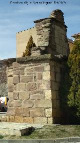 Fuente de los Ocho Caños. Lateral