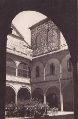 Hospital de Santiago. Patio Central. Foto antigua