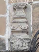 Palacio de los Moreno de Villena. Pináculo izquierdo