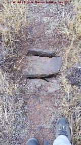 Trincheras del Cerro del Poblado de Confederación. Losas cubriendo la canalización