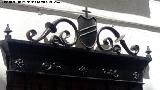 Casa de la Calle Rabadán nº 27. Escudos en ventanas