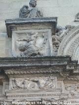 Sacra Capilla de El Salvador del Mundo. Detalle de la Portada de Santiago