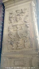 Sacra Capilla de El Salvador del Mundo. Interior de la jamba de la Portada Principal