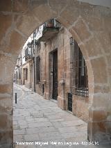 Plaza 1º de Mayo. Arco de los soportales