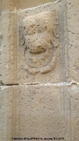 Iglesia de San Lorenzo. Le�n de la portada