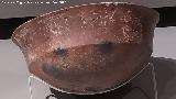 Necr�polis Preibera del Cerro de los Vientos. Cazuela realizada a mano de superficie bru�ida y con decoraci�n esgrafiada. Museo Ibero de Ja�n