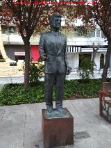 Estatua de Manuel Benítez Carrasco. 