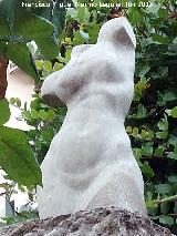 Escuela de Arte José Nogué. Escultura en el jardín