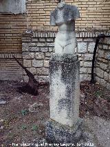 Escuela de Arte José Nogué. Escultura en el jardín